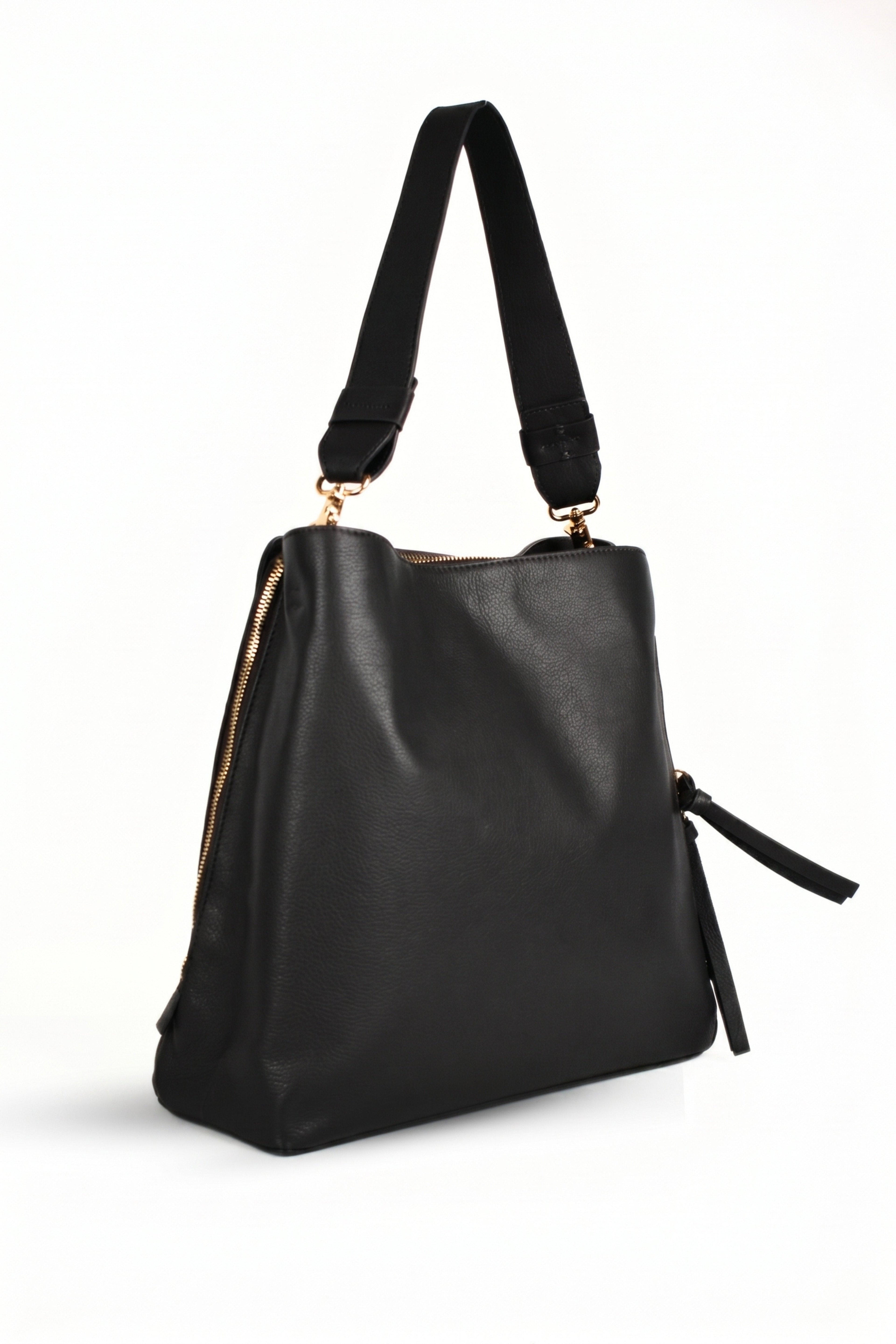 Elara Shoulder Bag