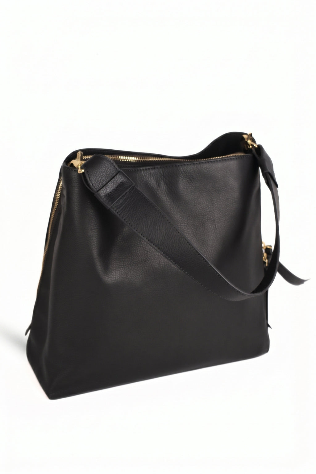 Elara Shoulder Bag